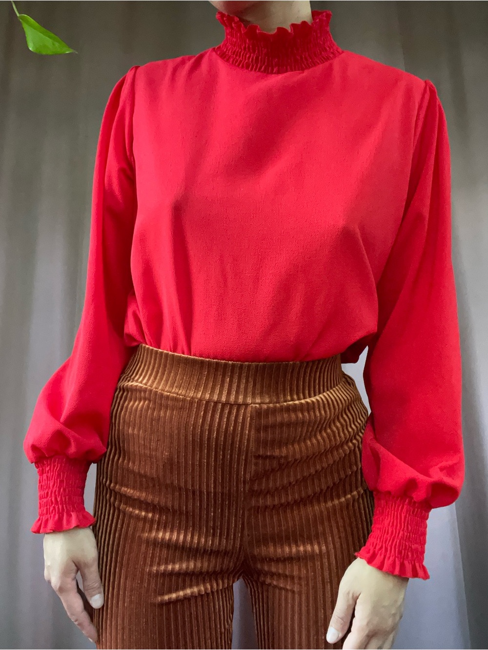Vintage Red Ruffle Collar Longsleeve Top, S/M